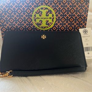 🔥 Tory Burch Emerson Wristlet Zip Continental Wallet🔥